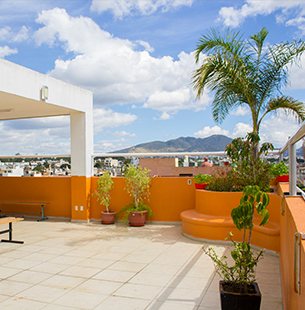 Terraza con vista a los cerros de Morelia